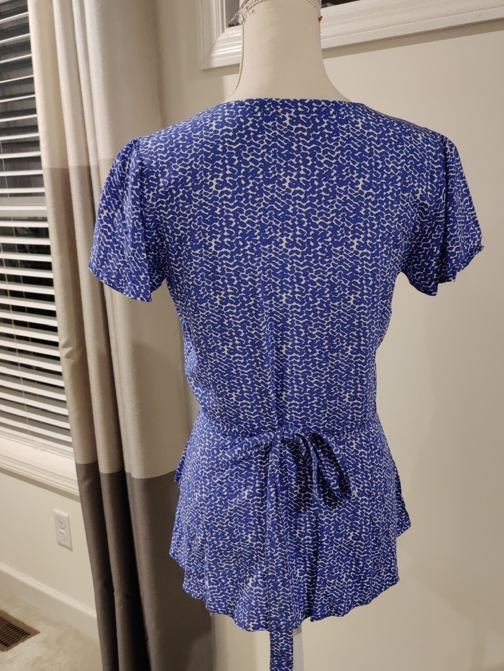Joe Fresh Wrap Short Sleeve Blue Printed Surplice Waist Peplum Top Blouse Y2K - Picture 3 of 11